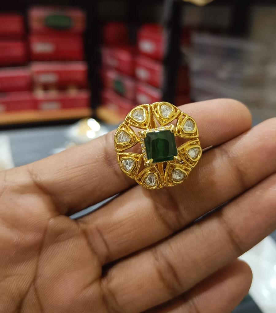 Emerald Royale Ring