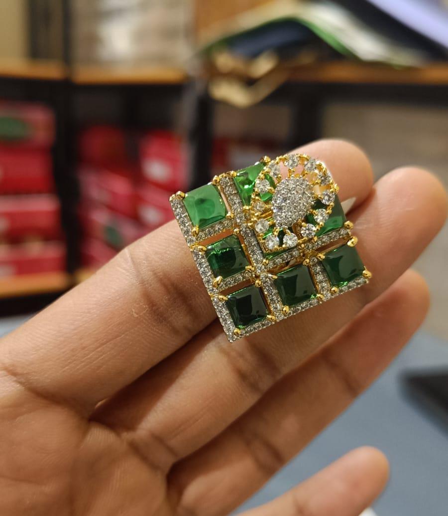 Emerald Royale Ring