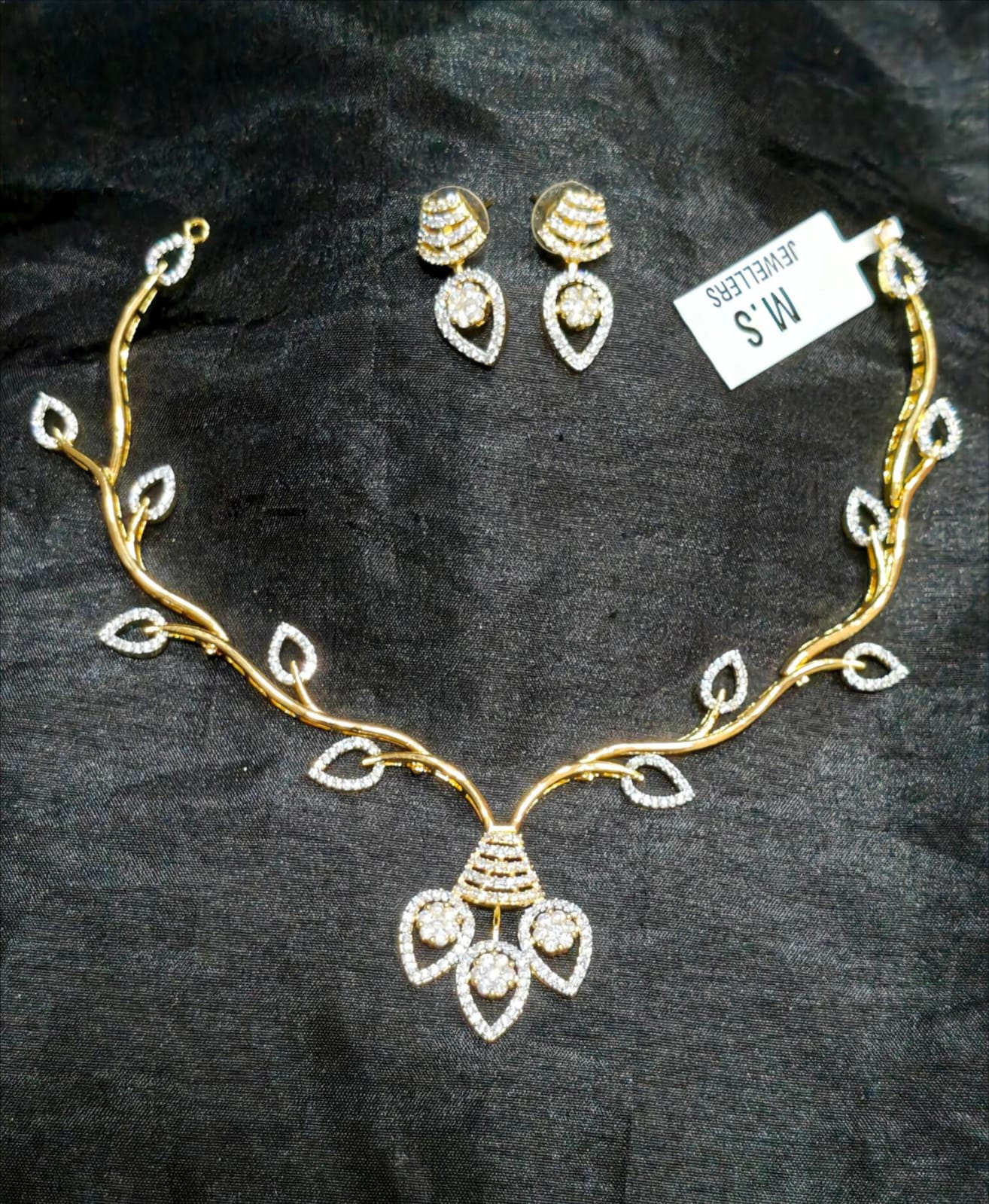 Golden Ivy Necklace Set