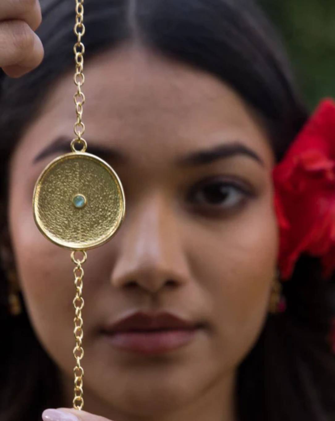 Lyra Aura Gold Bracelet